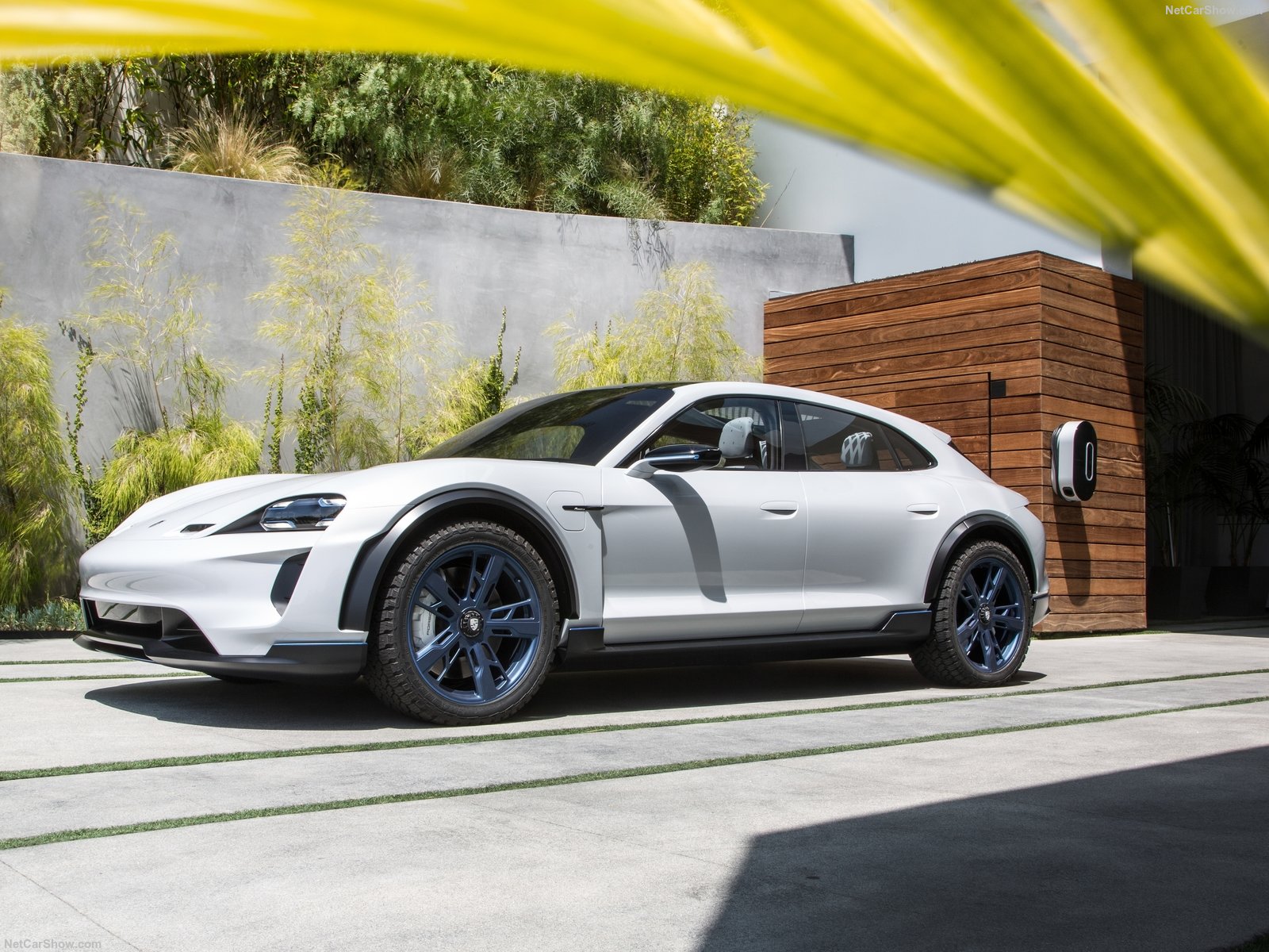 Porsche Mission e Cross Turismo