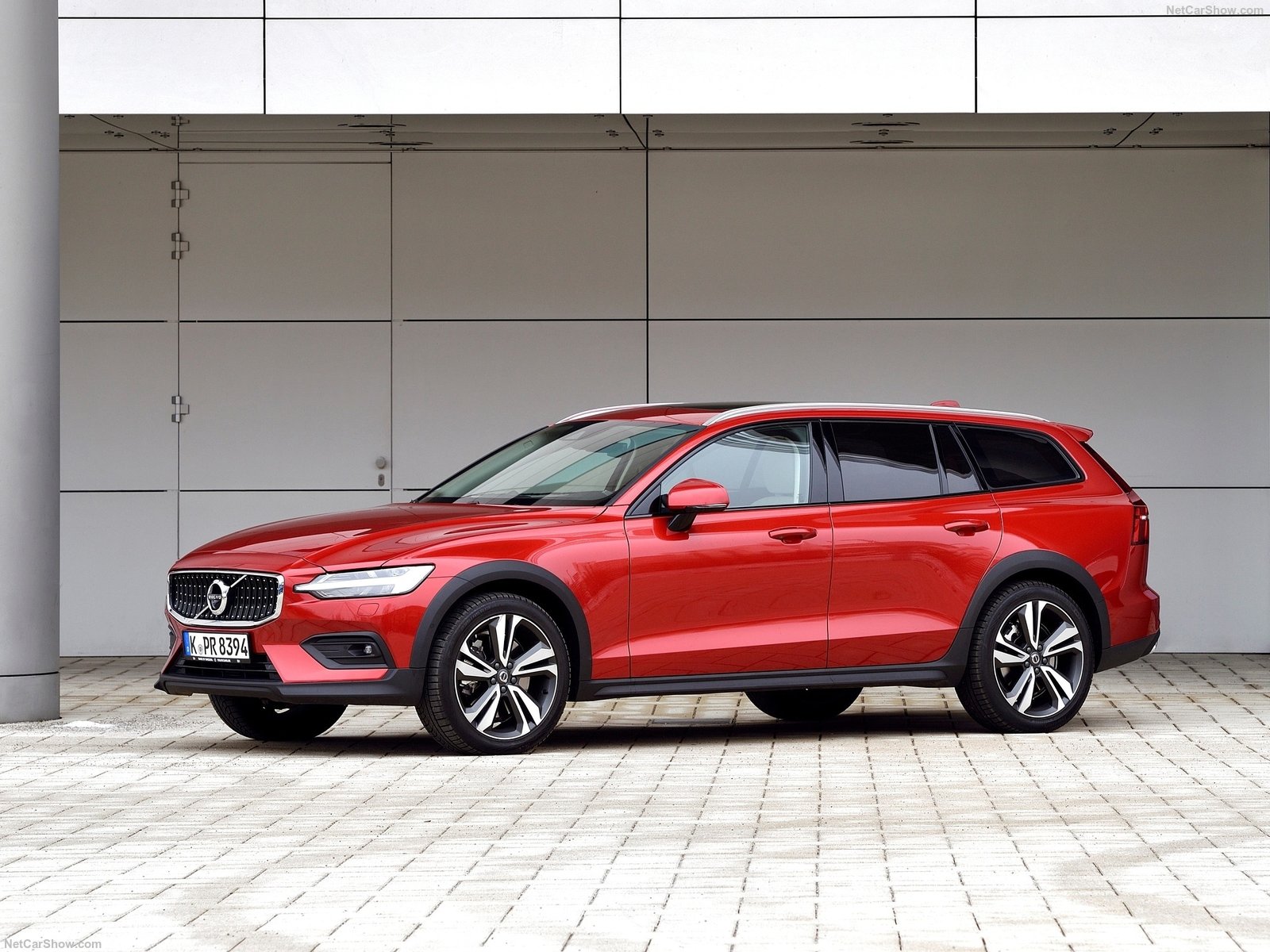 Нова 60. Volvo v60 Cross Country. Volvo v60 Cross Country 2018. Вольво v60 Cross Country 2019. Вольво в60 кросс.