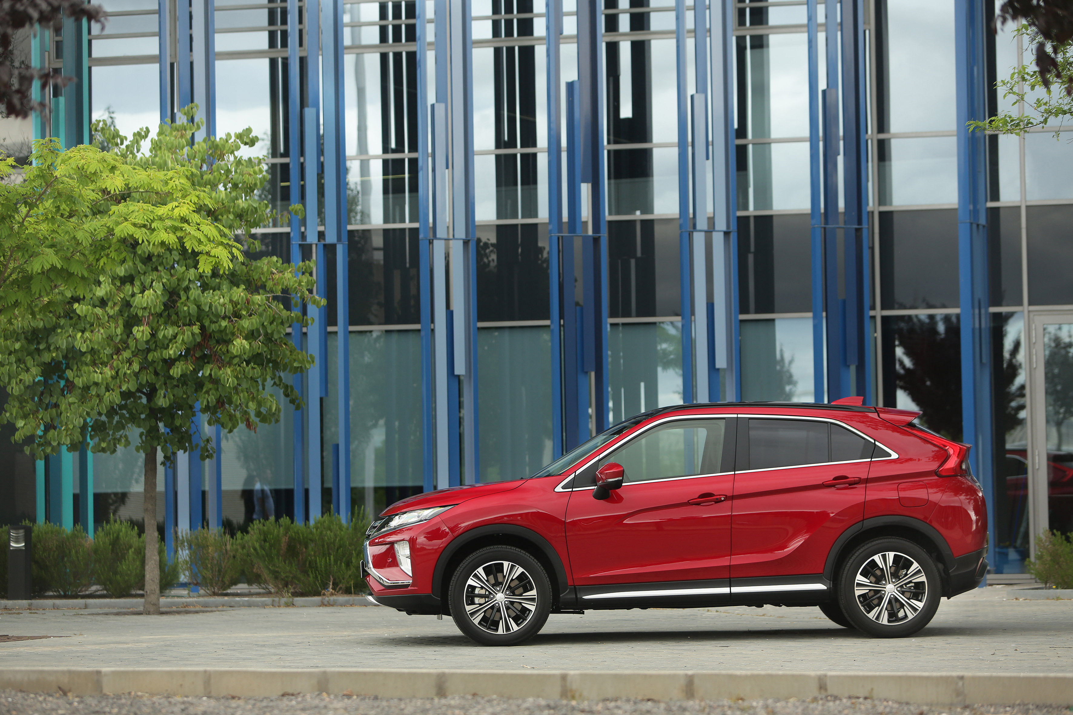 Cross special. Mitsubishi Eclipse Cross черный. Mitsubishi Eclipse Cross фото. Mitsubishi Eclipse Cross технические характеристики.