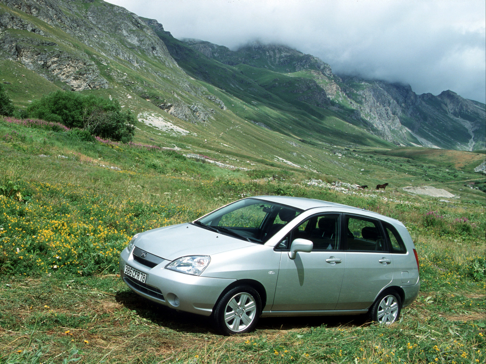 Сузуки 1.6. Suzuki Liana 2001 универсал. Suzuki Liana (Aerio). Сузуки Лиана 1 поколение универсал. Suzuki Liana 2001 полный привод.