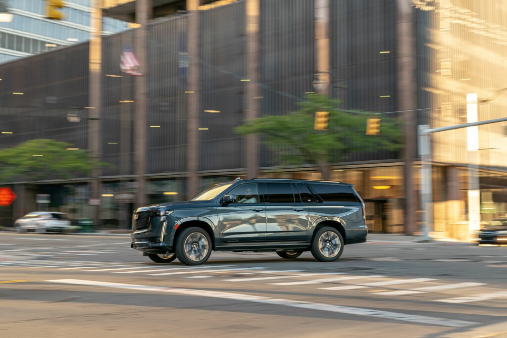 Cadillac escalade 2022 интерьер