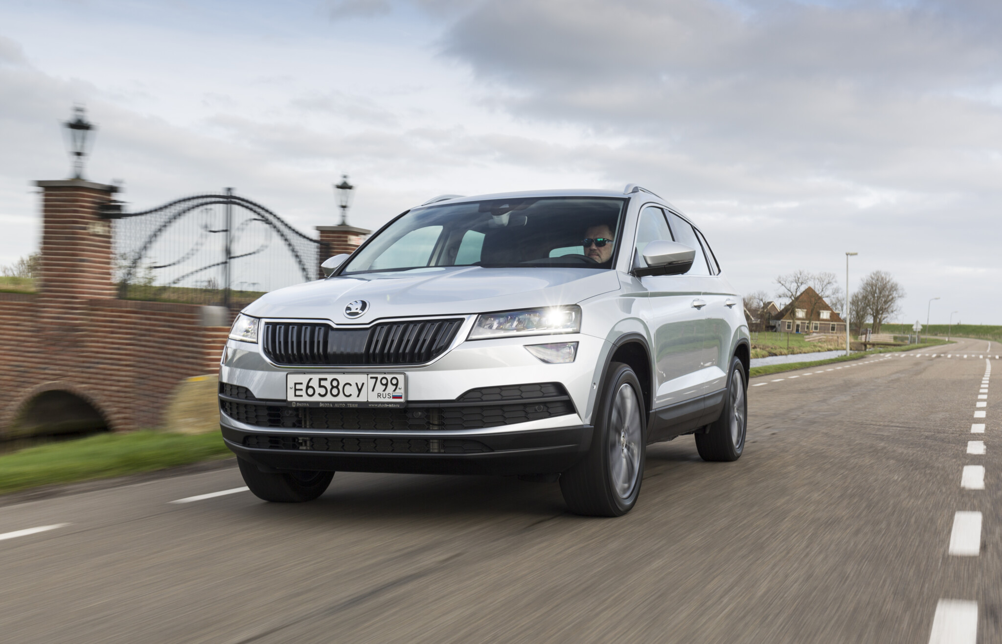 Skoda karoq. Кроссовер Skoda Karoq. Skoda Karoq 2. Шкода Карок 2020. 1. Skoda Karoq.