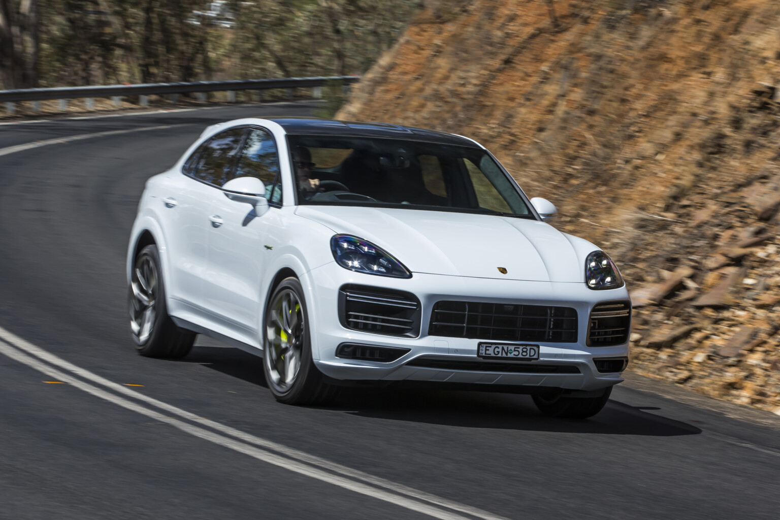 Porsche cayenne 2022 года