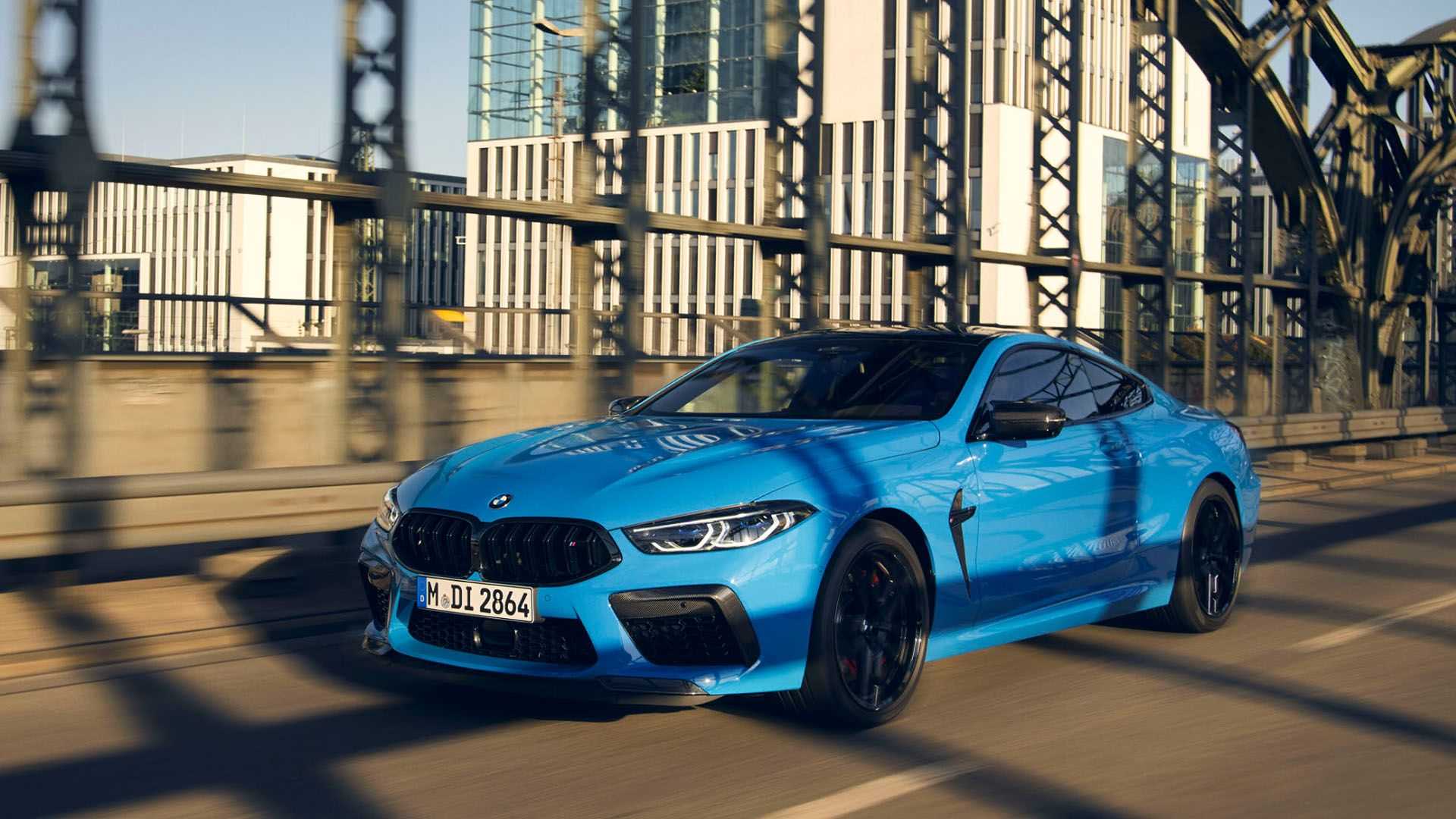 BMW m8 Competition Gran Coupe синяя цвет 2022