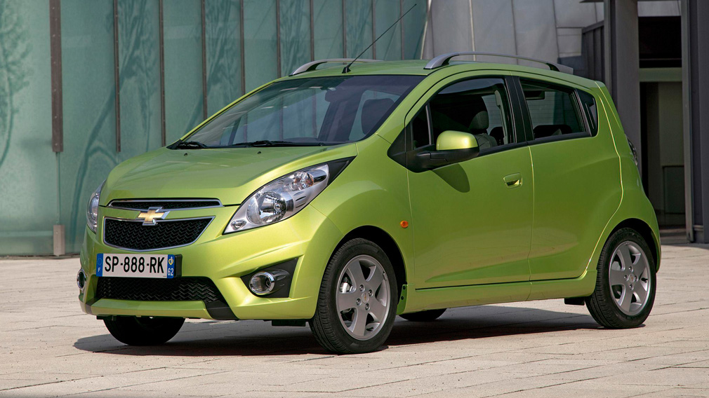 Оптимальный автомобиль. Chevrolet Spark 1. Chevrolet Spark 3 Doors. Шевроле Спарк 2023. Chevrolet Spark 2000.