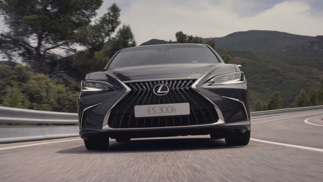 Lexus es 300h 2021