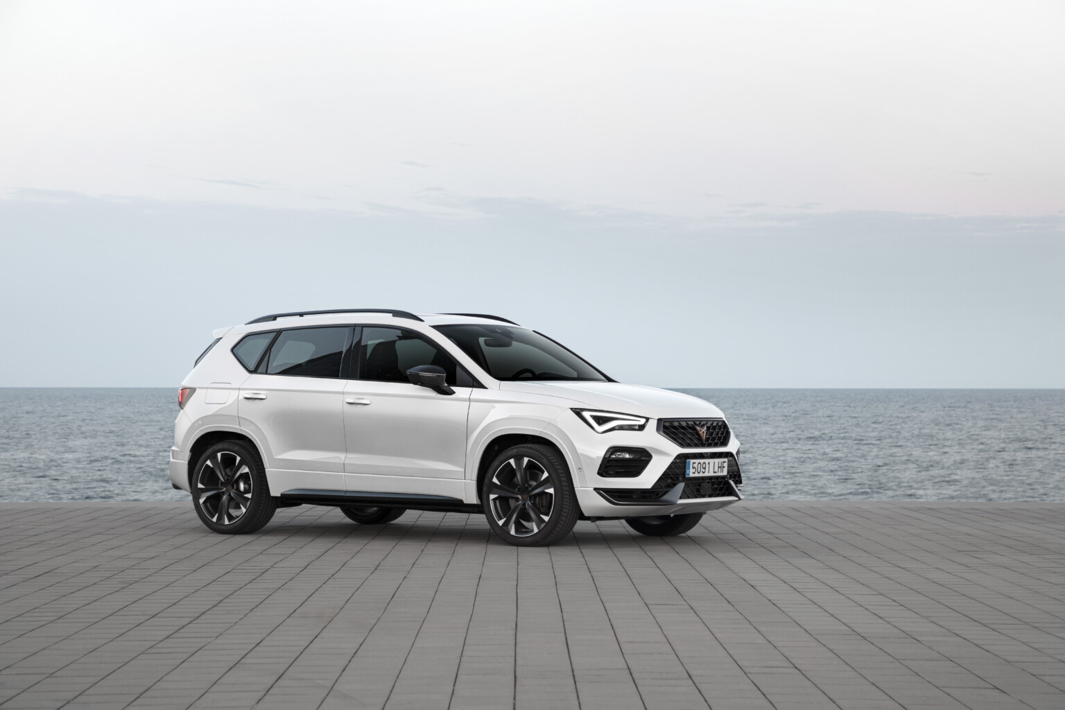 SEAT Ateca 2023 выходит на рынок с новыми пакетами опций