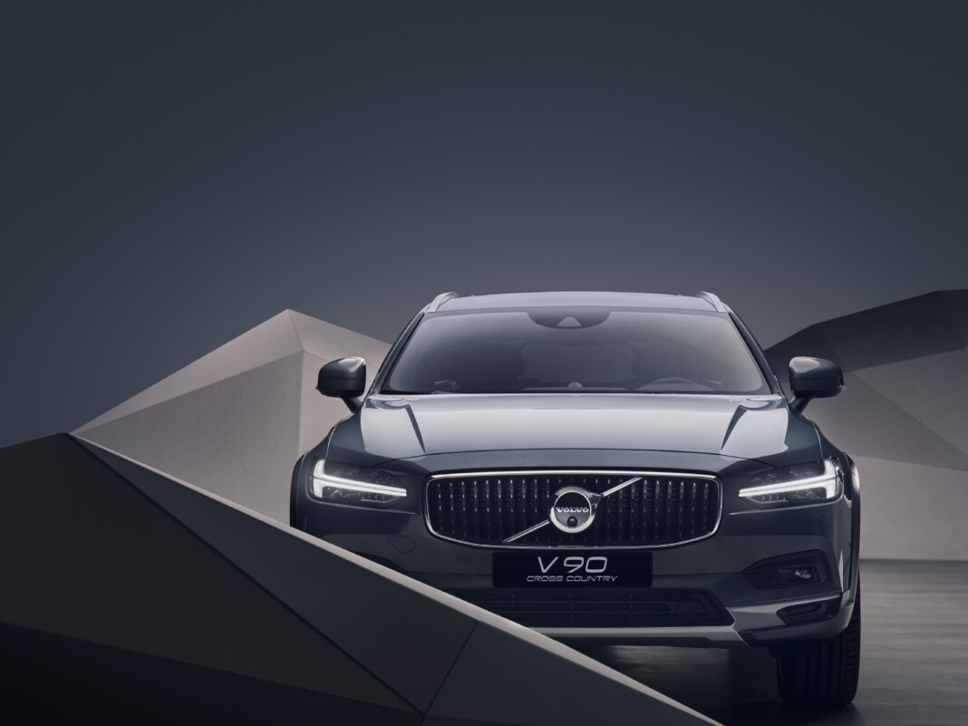 Volvo v90 cross country интерьер