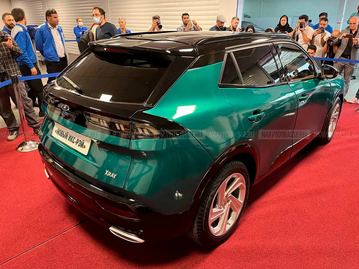 Лучший бюджетный автомобиль 2023. Lada XRAY 2023. Иран Ходро 2022. Лада кроссовер 2023. Iran Khodro 2022.