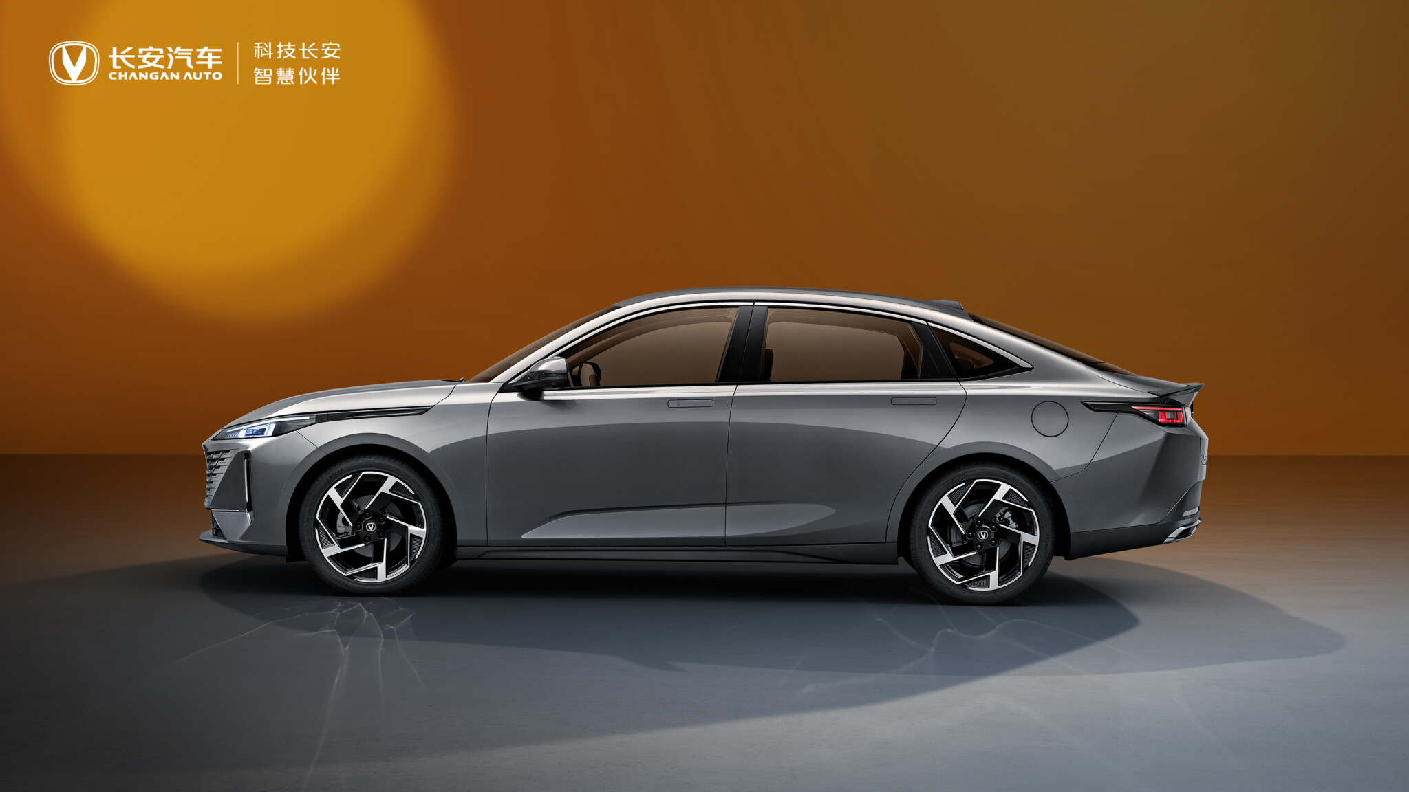 Changan Lamore 2023 раскрыли на официальных фото