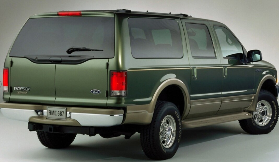 Ford Excursion 2012