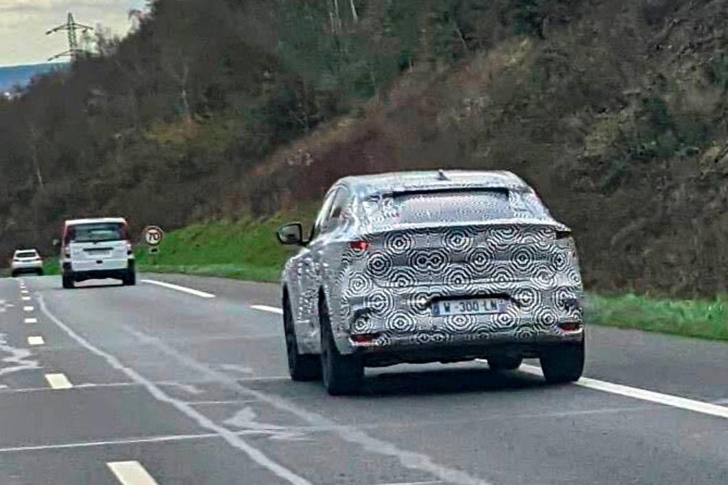 Новое кросс-купе от Renault впервые показали на фото - конкурент Audi ...