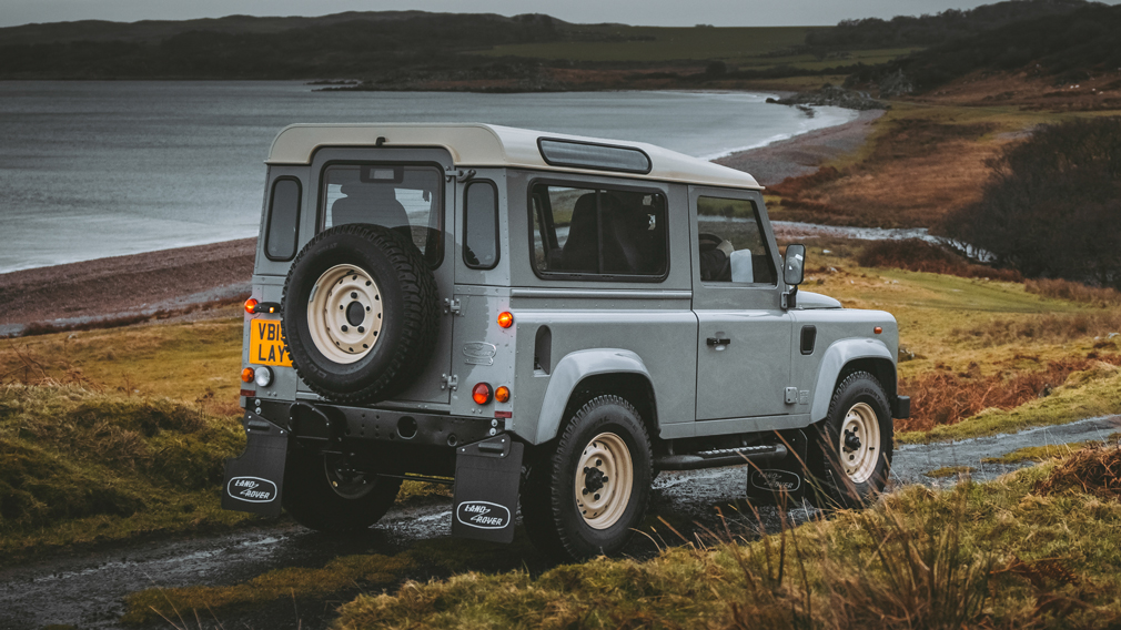 Land Rover Defender works v8