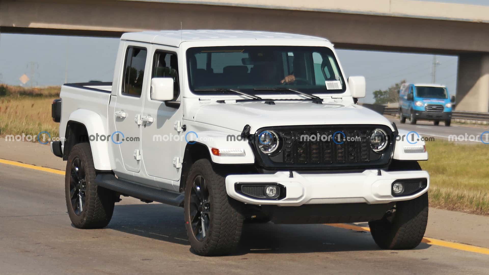 Jeep Gladiator 2024 тестируется без маскировки