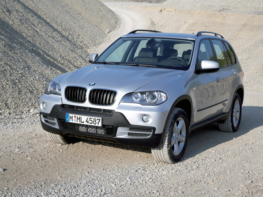 BMW X5 в России предложен за 1 млн рублей, а Chery Tiggo – меньше чем за  полмиллиона: подробности