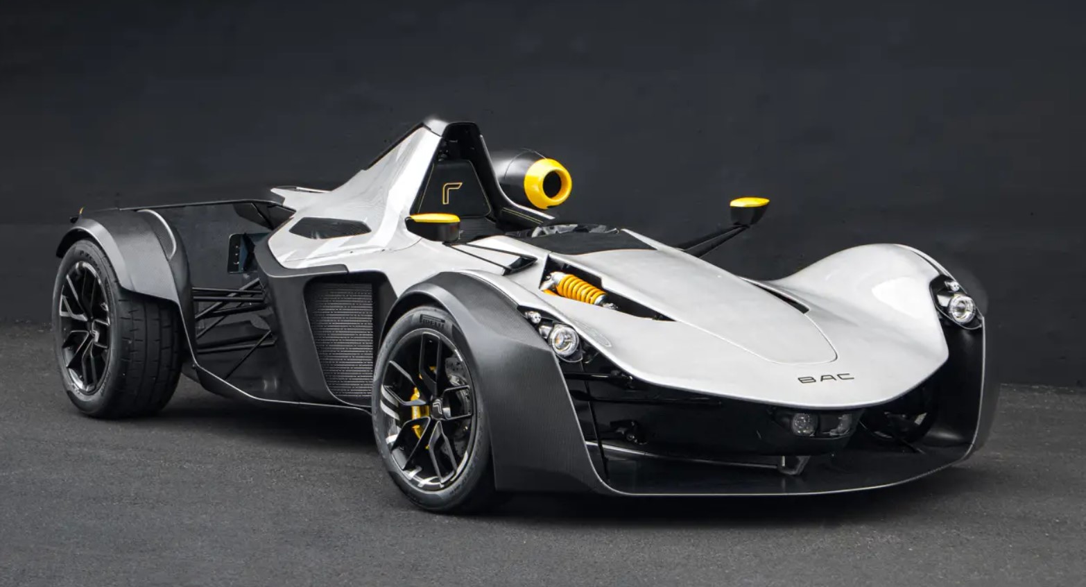 BAC Mono 2024 из цветного карбона официально представлен