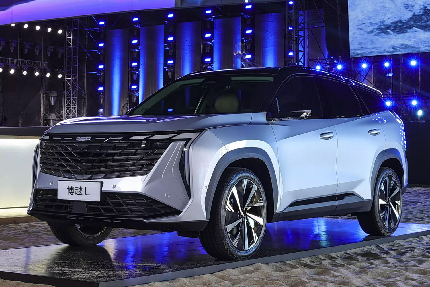 Geely Atlas 2024 будет доступен в России в новой версии