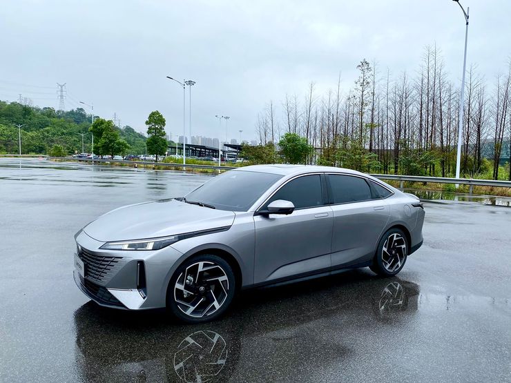 Changan Lamore 2023: первый тест-драйв новейшего седана