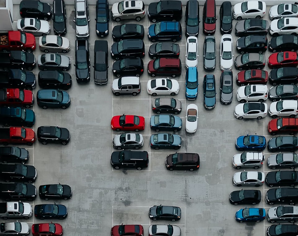 Российская торговая площадка начинает продажу автомобилей: Ozon стал ...