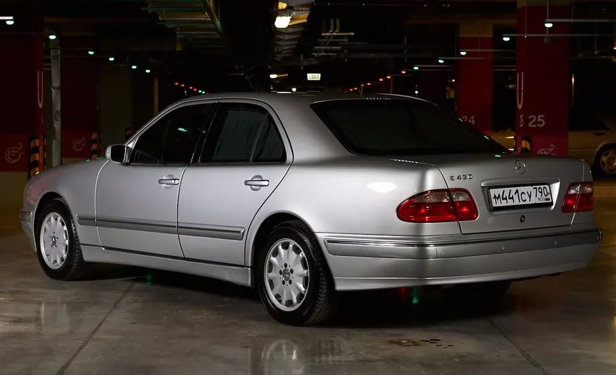 Mercedes-Benz W210 2001 можно купить в Москве