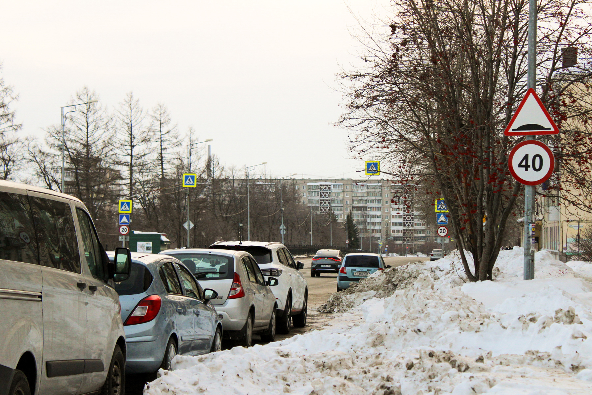 События дня: российский рынок теряет объем, продажи кроссоверов Tenet, какой тюнинг разрешен