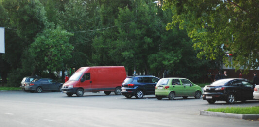 Механик напомнил, когда на авто с АКПП нужно пользоваться ручным тормозом