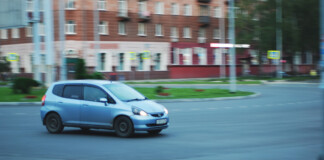 В СТО объяснили, как трогаться с места без сцепления на авто с МКПП, когда оно сломалось