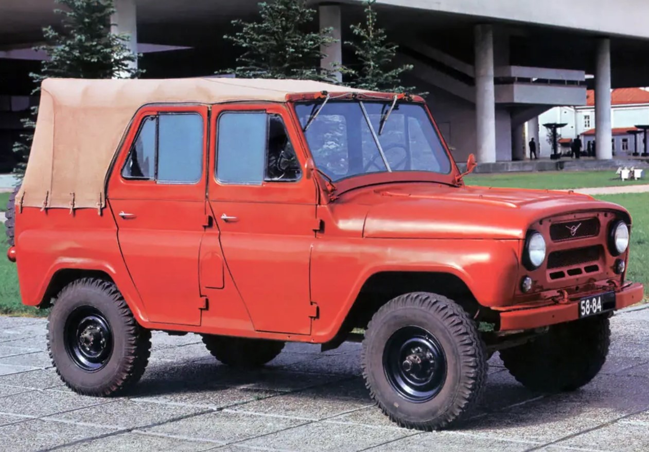 Аналитик объяснил, почему УАЗ‑469 не подходил ни для трассы, ни для города