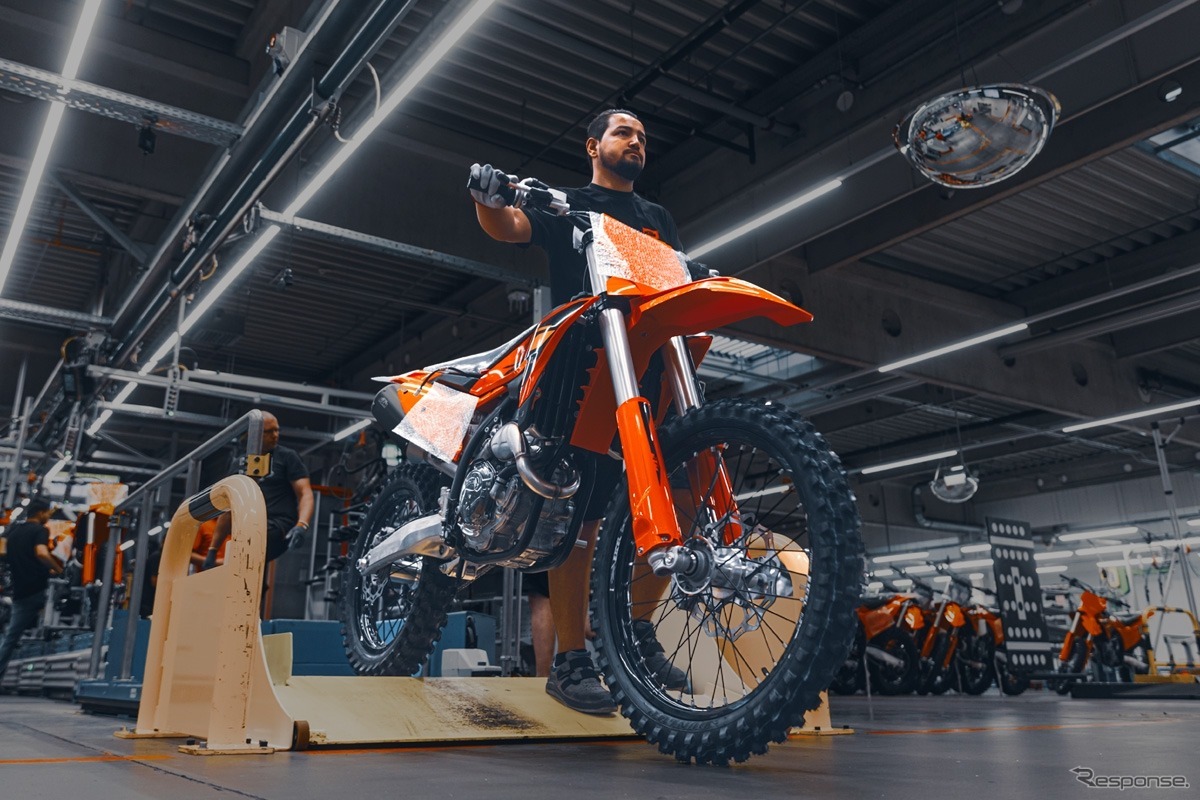 KTM полностью возобновил производство мотоциклов в Австрии: стартуют сборки 690 ENDURO R и SMC R