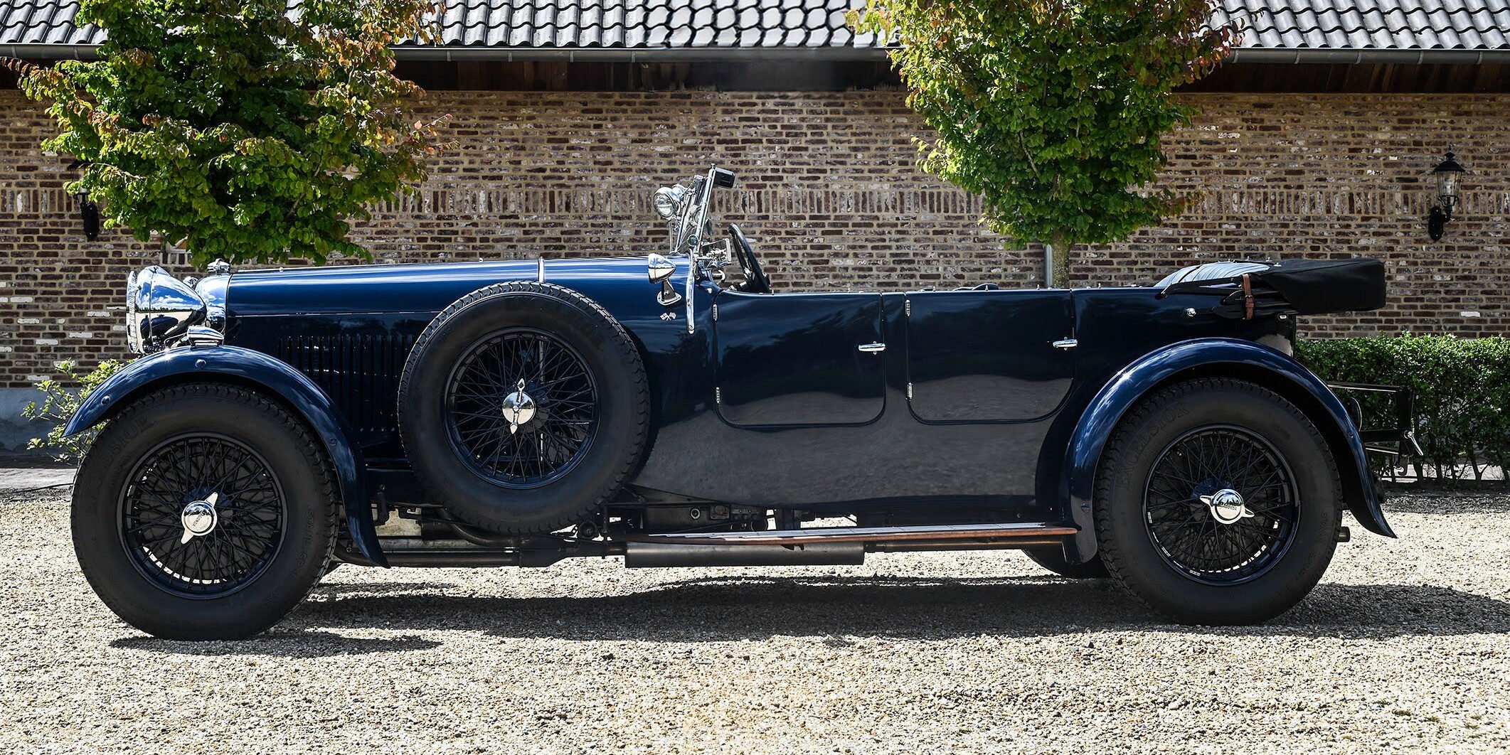 Легендарная Lagonda Берни Экклстоуна уходит с молотка: раритет с историей Формулы-1 выставили на аукцион