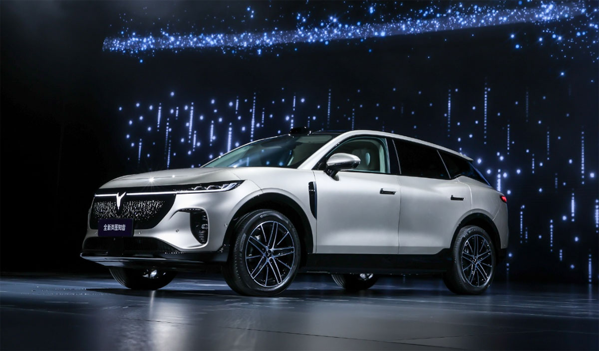 Обновленный Voyah Zhiyin с технологиями Huawei собрал 3000 заказов за 12 минут и стал дешевле ожиданий