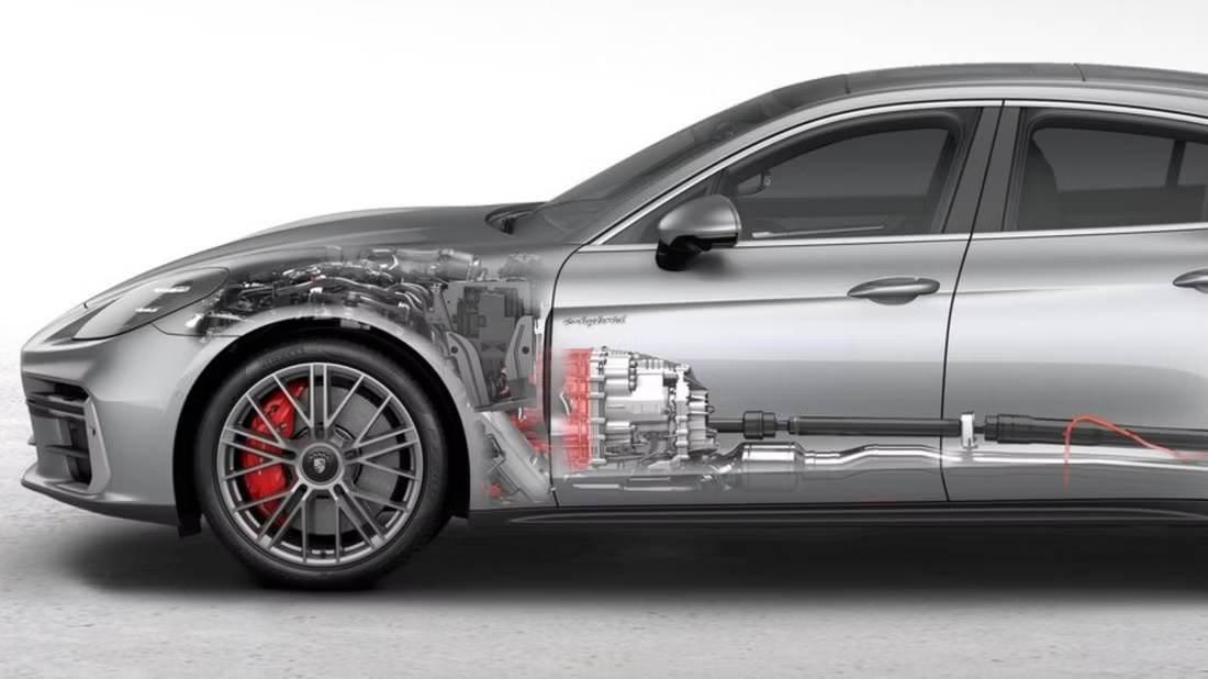 Porsche научит электрокары рычать и «переключаться»: Cayenne EV получит имитацию V8 и коробки передач