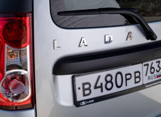 Автомобили Lada подешевели на фоне демпинга «китайцев»: АвтоВАЗ скорректировал цены в 2025 году
