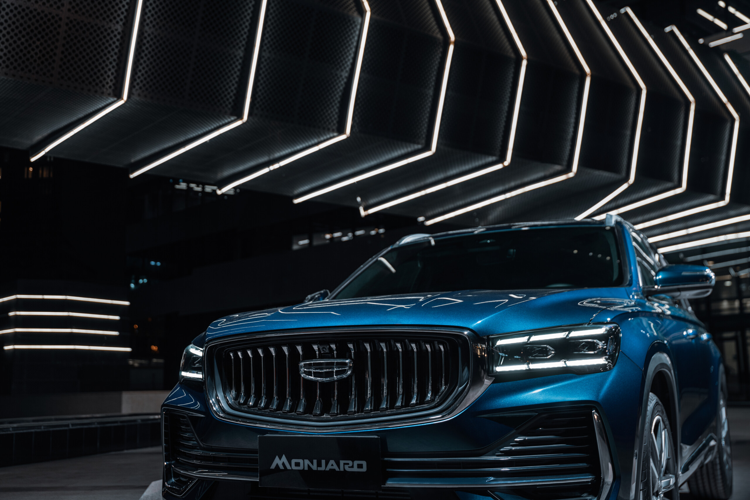 Geely установила новый рекорд: продажи выросли на 47%, доля рынка впервые превысила 10%