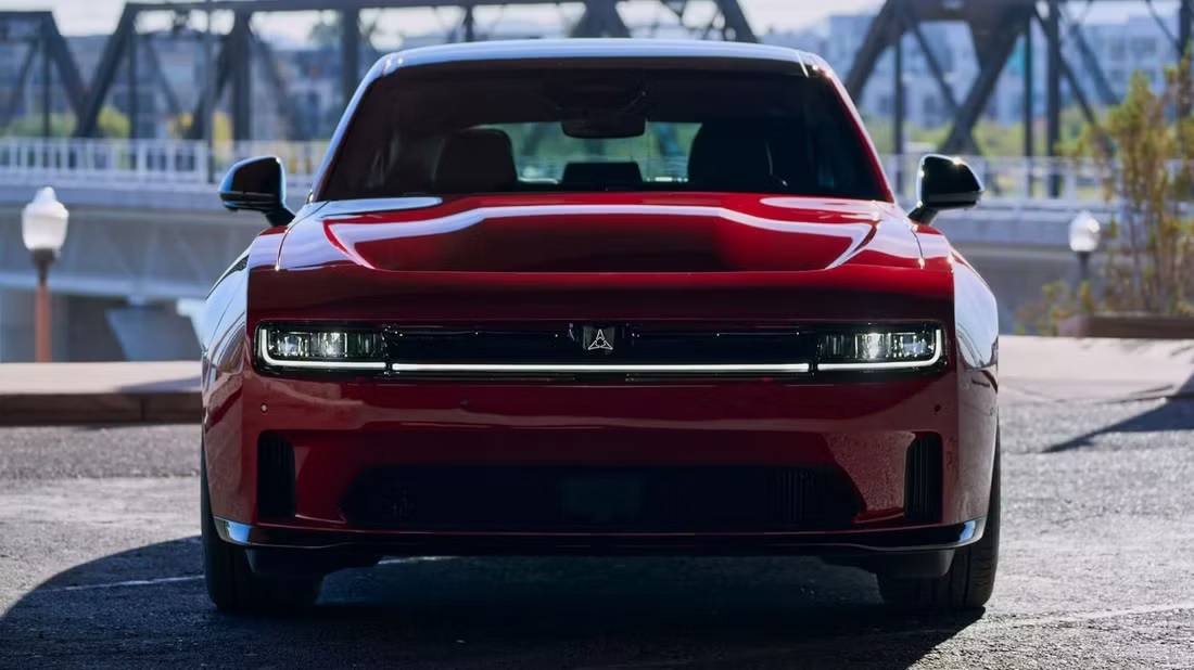 Dodge анонсировал возвращение Hemi: легендарный V8 может снова появиться под капотом Charger