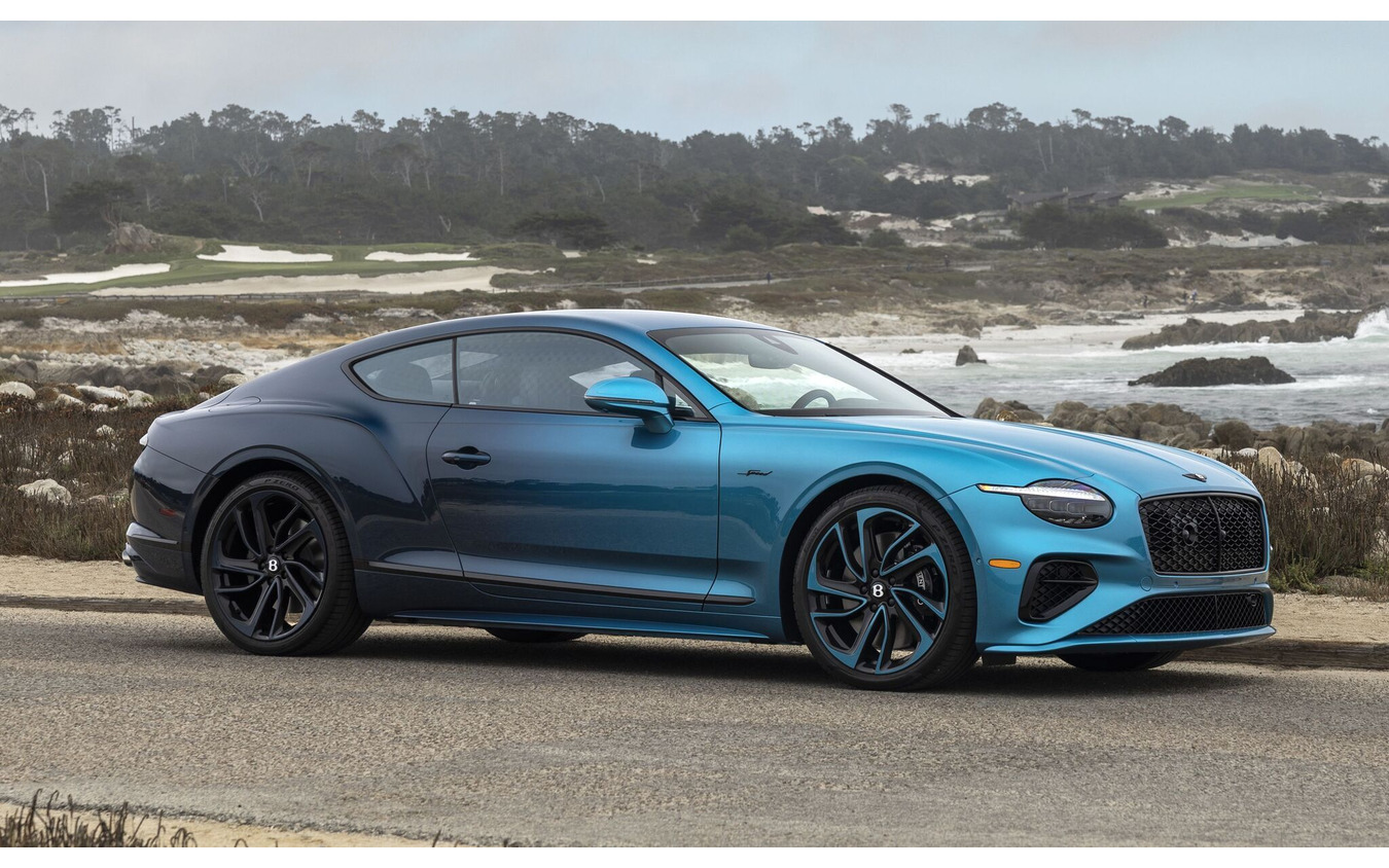 Bentley Continental GT Speed получил уникальную омбре-окраску Mariner: 56 часов ручной работы и градиент от топаза к виндзорскому синему