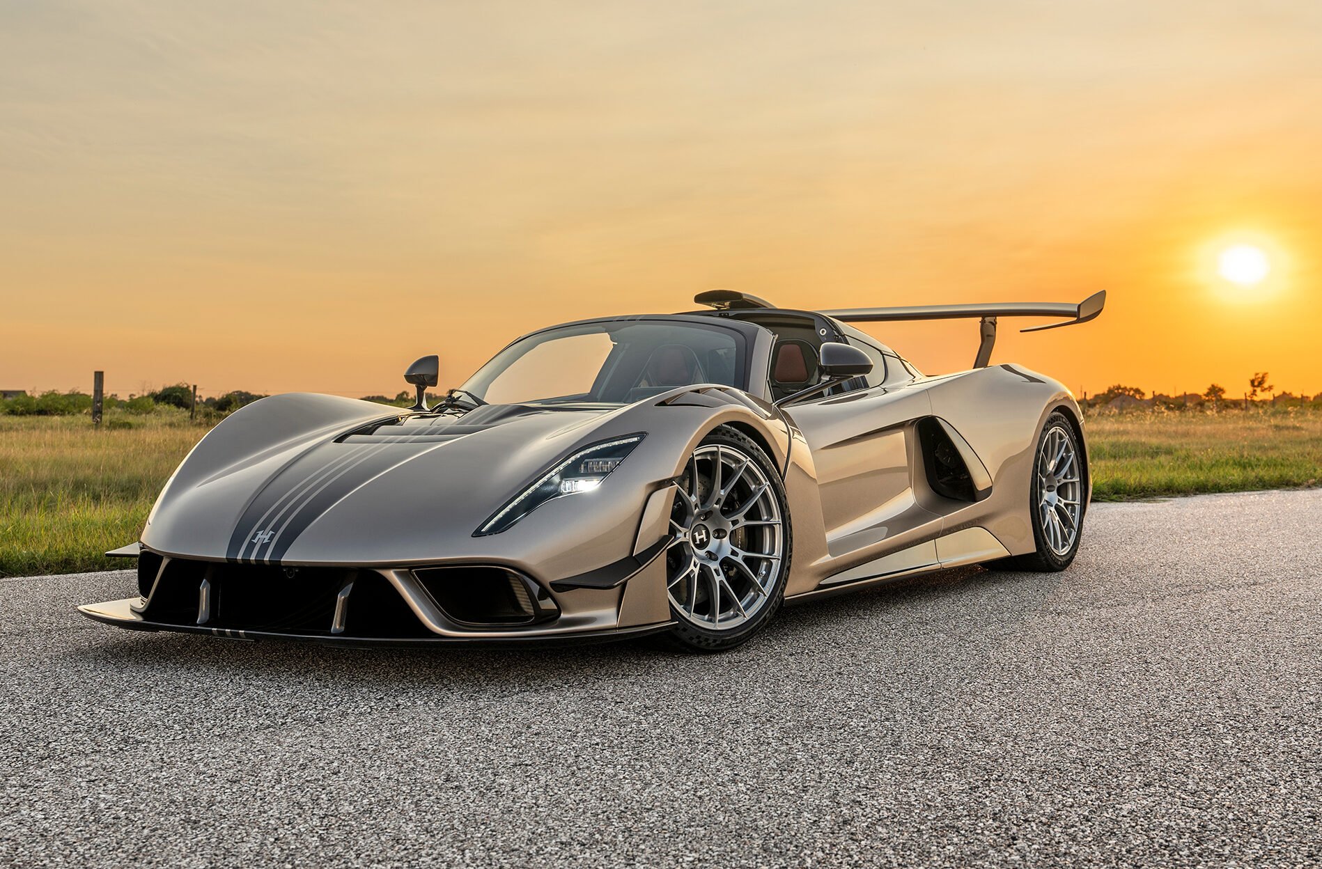 Hennessey Venom F5 Revolution LF: уникальный гиперкар «1 из 1» с механикой и персонализацией Maverick