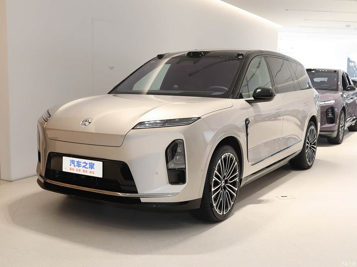 В Китае представлен новый Nio ES8: кросс с холодильником, 48-дюймовым экраном и запасом хода 635 км