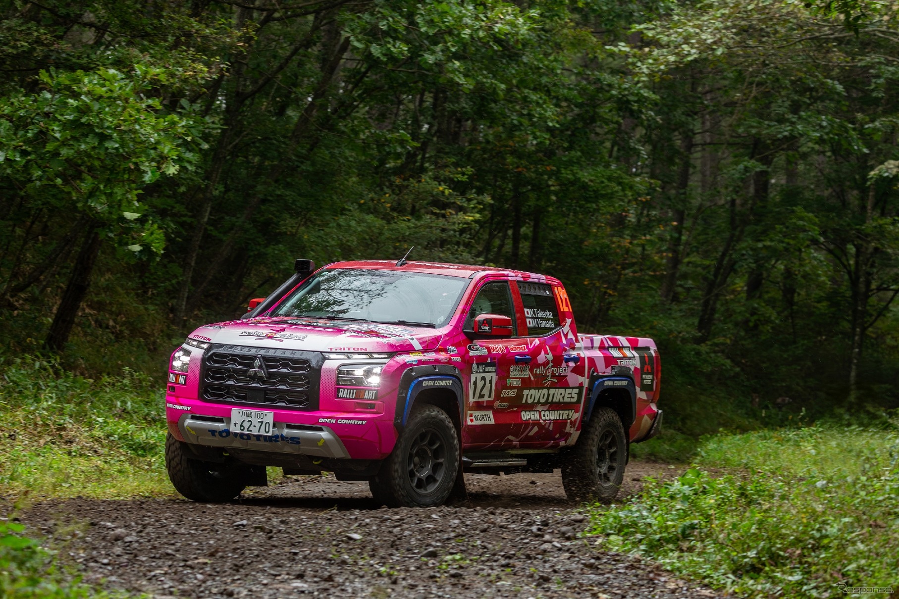 Mitsubishi Triton выдержал суровое «Ралли Хоккайдо»: японские пикапы штурмуют гравийные спецучастки