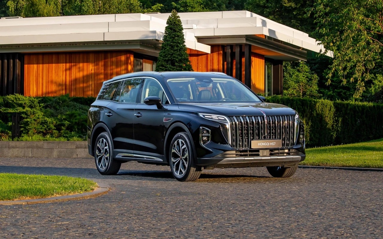 События дня: Hongqi HS7 для России, сколько продано автомобилей KGM, в каких моторах масло надо менять чаще
