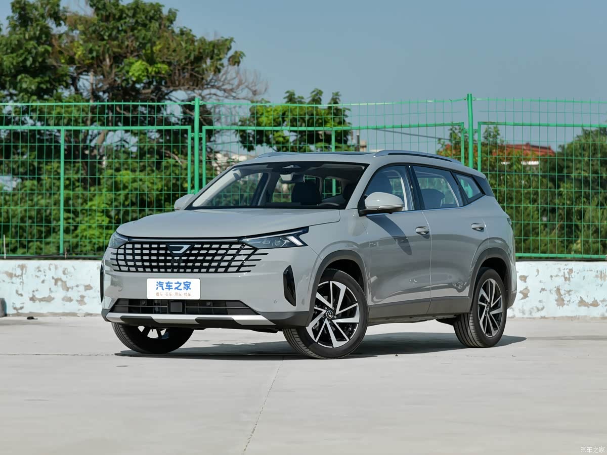 Jetta VS8 официально дебютирует 5 сентября: новый дизайн, четыре цвета и турбомотор на 1,4 литра