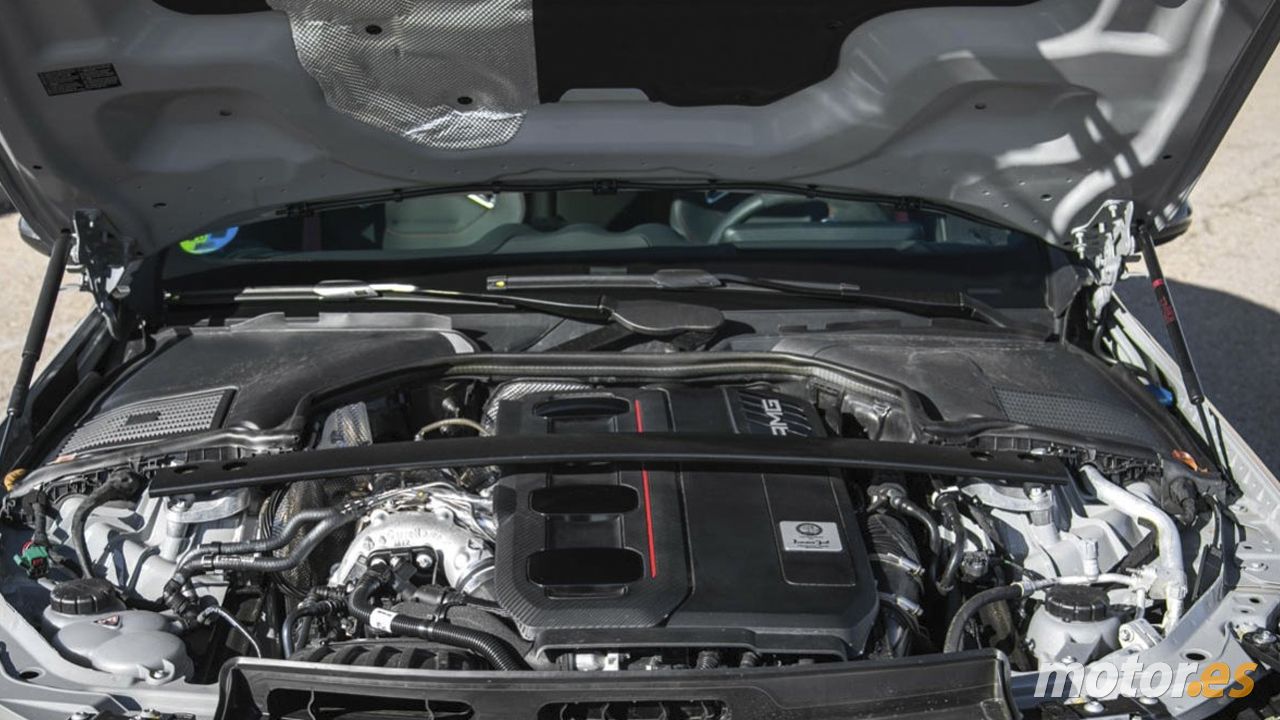 Mercedes-AMG C 63 теряет V8 и статус: новый гибрид грозит разочарованием фанатов