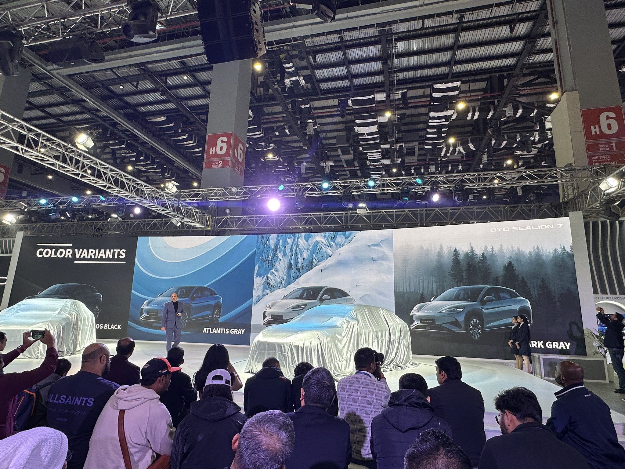 BYD отпраздновала юбилей: 10-тысячный электромобиль отправился в Индию вместе с новыми моделями Sealion 7 и eMAX 7