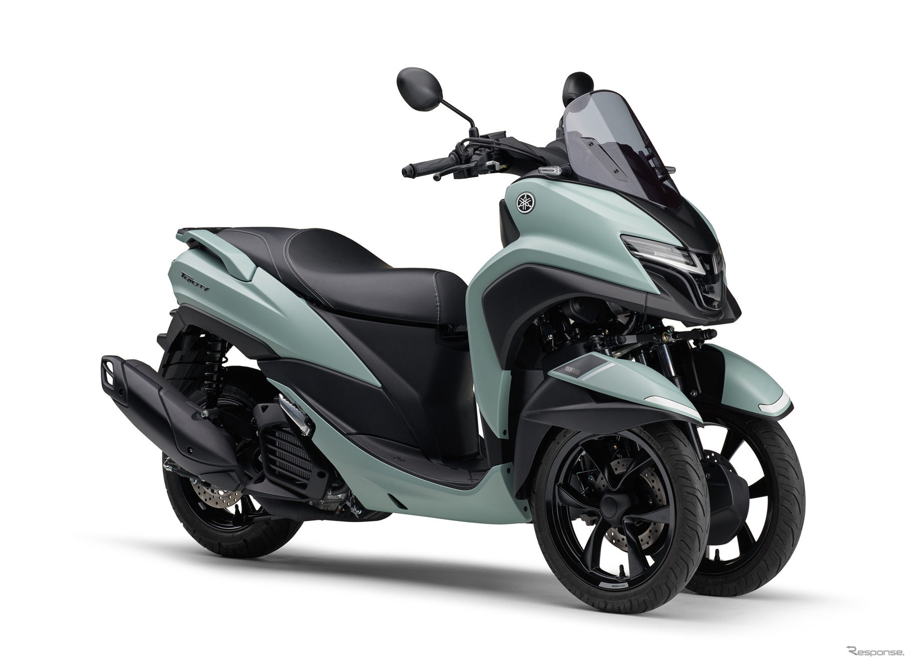 Yamaha представила обновленные Tricity 155 и 125: кроссоверный дизайн, умные функции и экономия топлива