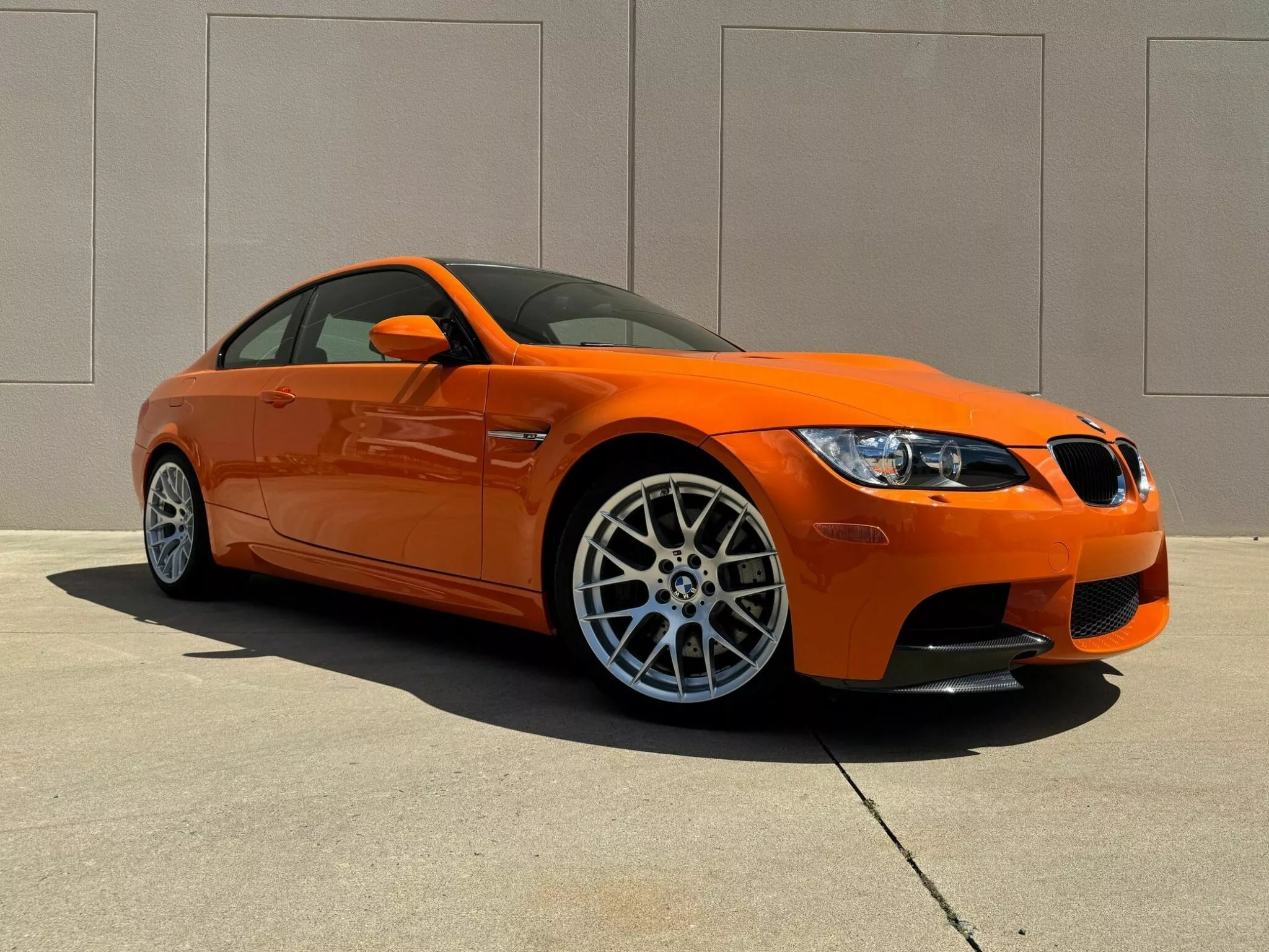 Ультра-редкий BMW M3 Lime Rock Park с пробегом 81 миля: последний атмосферник V8 ищет нового владельца