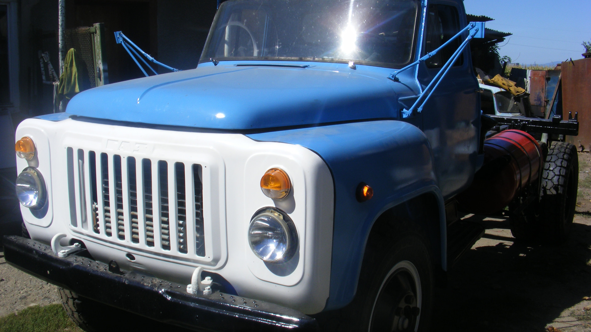 Умелец восстановил 35-летний ГАЗ-53 «САЗ-3507»: у него получилось лучше, чем у завода