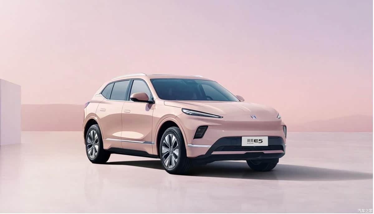 Buick E5 с лимитированными подарками и суперценой: электрокроссовер с 30-дюймовым экраном, AI и запасом хода до 620 км