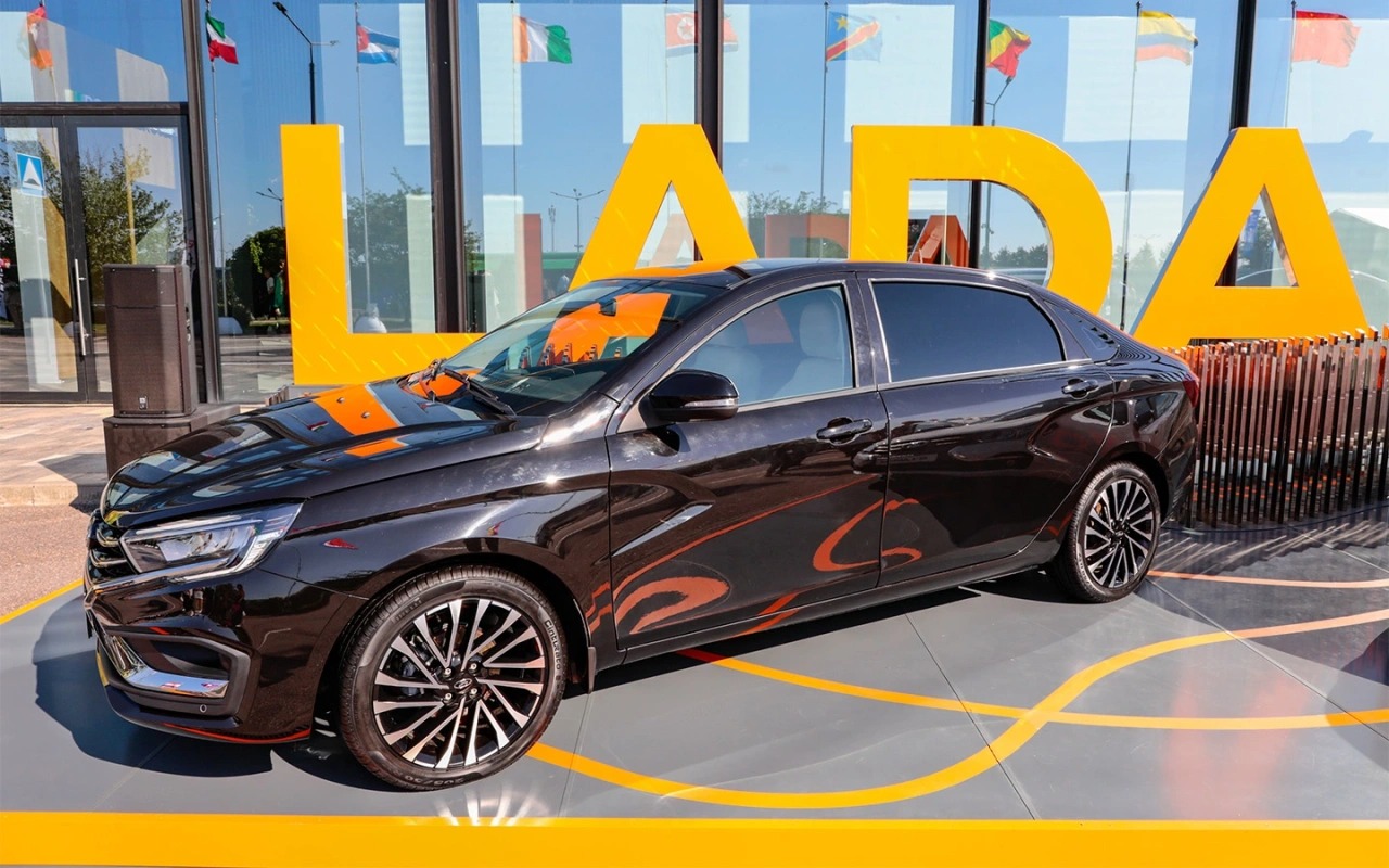 АвтоВАЗ назвал фейком слухи о прекращении выпуска Lada Aura: производство идет по плану