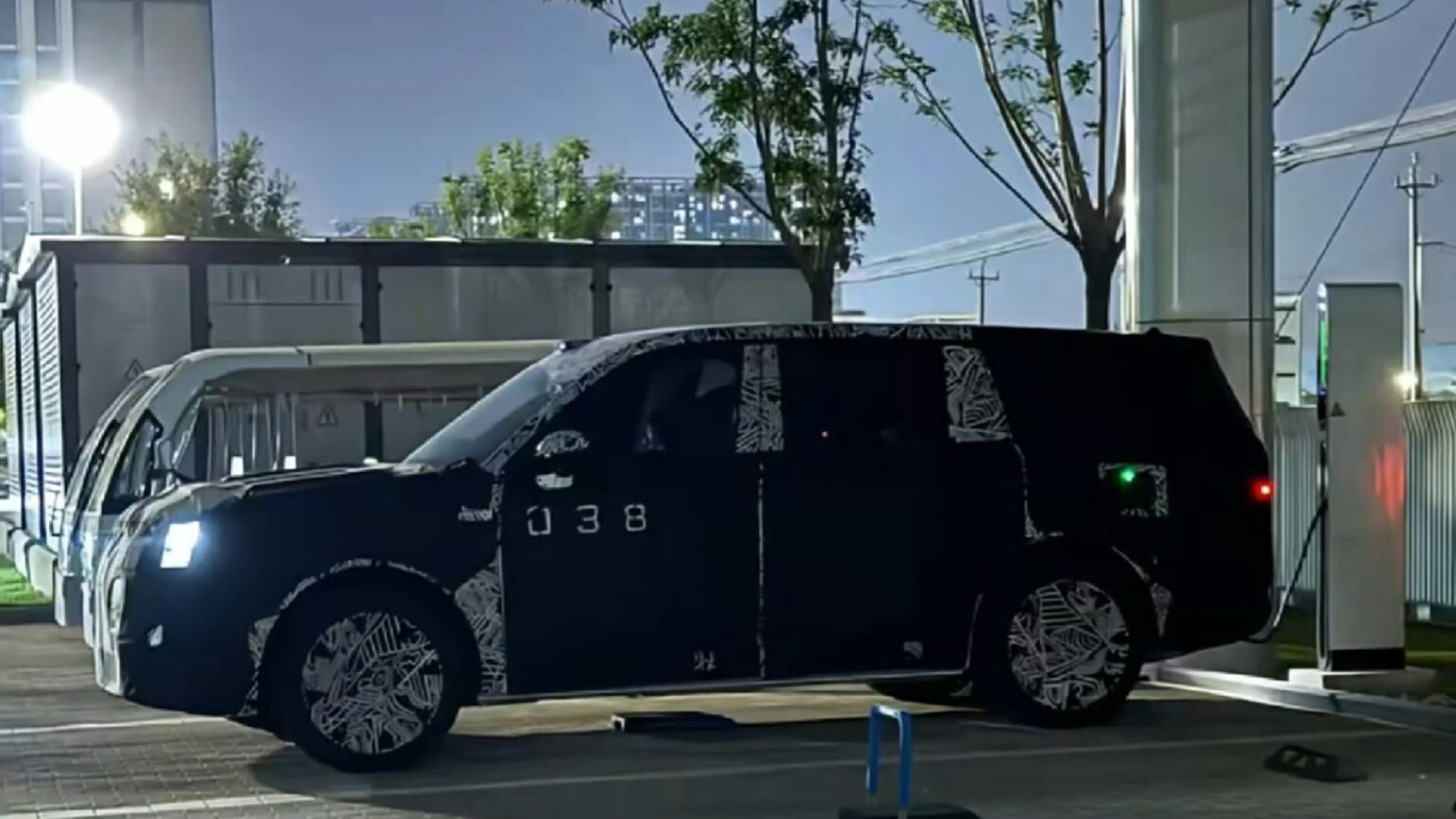 Китайцы готовят гибриды с рекордными батареями: Xiaomi, GWM и Leapmotor обойдут Tesla по запасу хода