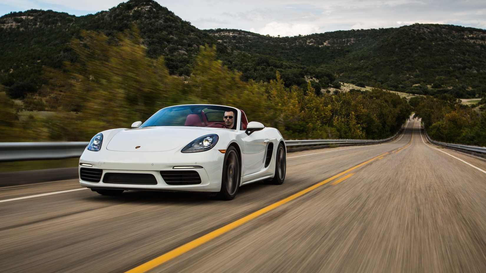 Porsche запатентовал уникальный турбонаддув: МКПП может вернуться на новые 911 Turbo и GTS